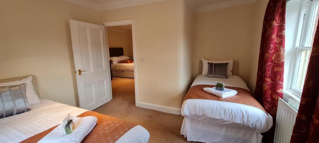Hotel The Trewythen Llanidloes Esterno foto